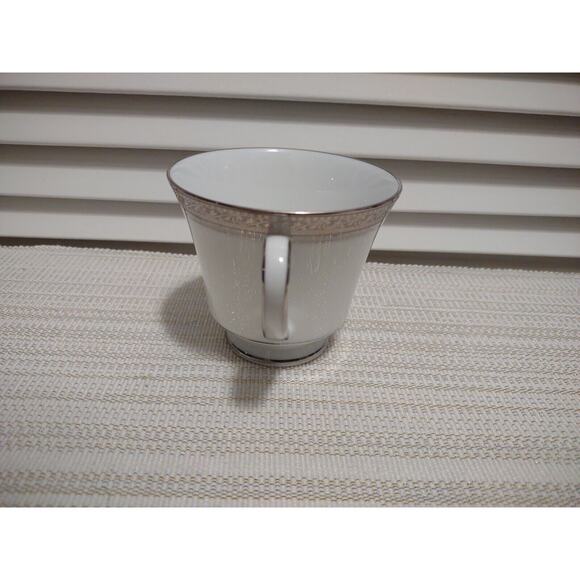 Legendary Noritake 4166L Crestwood Platinum Fine Porcelain Tea Cup Only - Picture 2 of 6